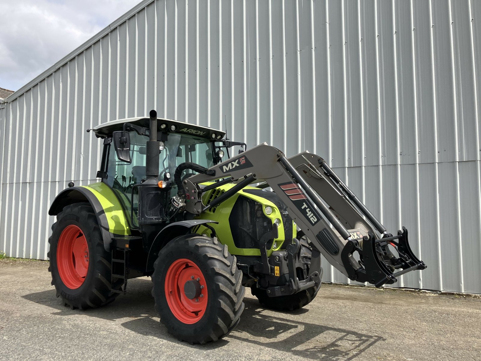 Traktor typu CLAAS ARION 510 - STAGE V +T412, Gebrauchtmaschine w PLOUIGNEAU (Zdjęcie 2)