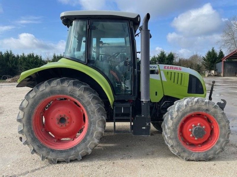 Traktor of the type CLAAS ARION 510, Gebrauchtmaschine in LIZAC (Picture 1)