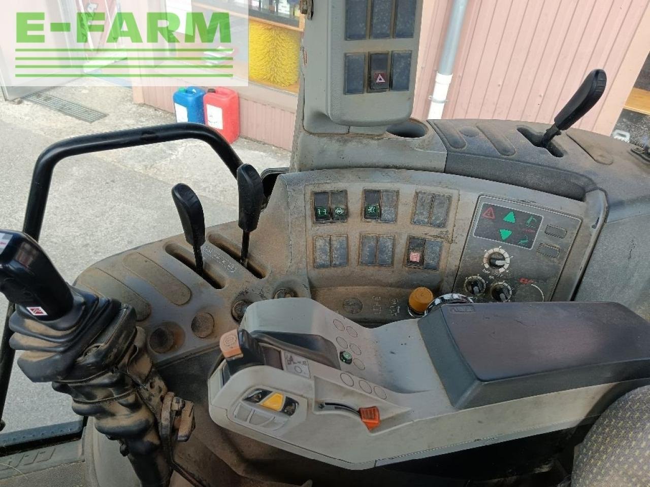 Traktor typu CLAAS arion 510, Gebrauchtmaschine w LEVIER (Zdjęcie 6)