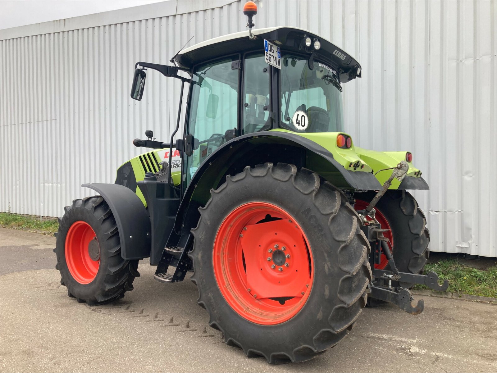 Traktor typu CLAAS ARION 520 CIS T4, Gebrauchtmaschine v CHEMINOT (Obrázok 3)