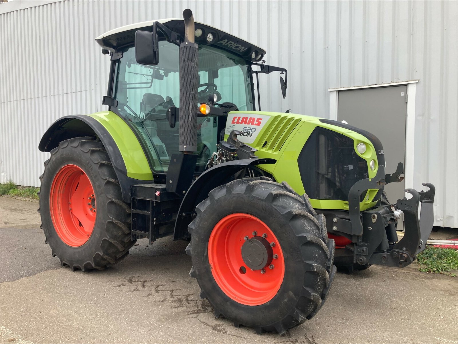 Traktor typu CLAAS ARION 520 CIS T4, Gebrauchtmaschine v CHEMINOT (Obrázok 2)