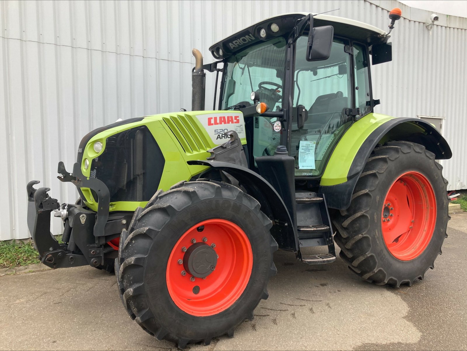 Traktor typu CLAAS ARION 520 CIS T4, Gebrauchtmaschine v CHEMINOT (Obrázok 1)