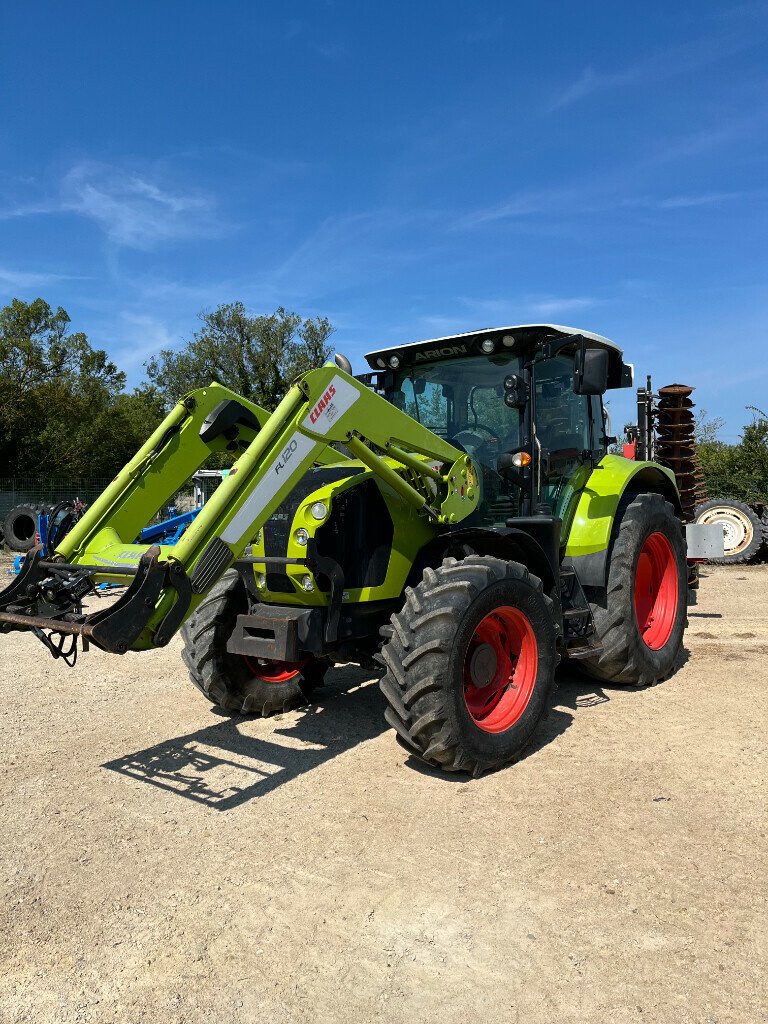 Traktor des Typs CLAAS ARION 520 CIS T4I, Gebrauchtmaschine in SAINT ANDIOL (Bild 1)