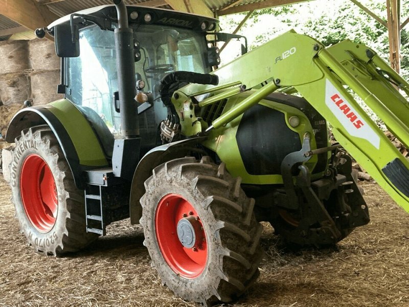 Traktor от тип CLAAS ARION 520 CIS, Gebrauchtmaschine в PONTIVY (Снимка 1)