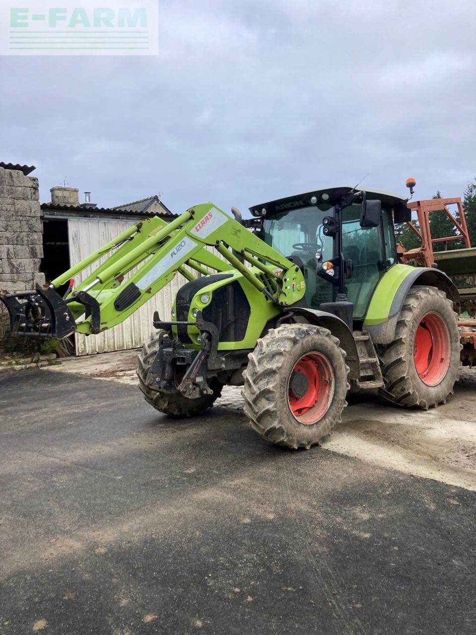 Traktor типа CLAAS arion 520 t4i, Gebrauchtmaschine в PONTIVY (56 - MORBIHAN) (Фотография 1)