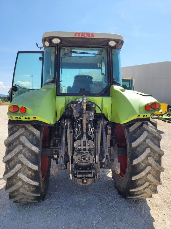 Traktor des Typs CLAAS ARION 520, Gebrauchtmaschine in CAVAILLON (Bild 3)