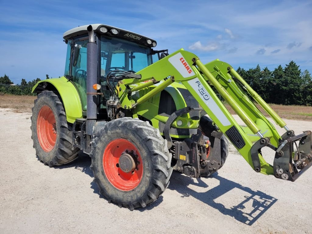 Traktor des Typs CLAAS ARION 520, Gebrauchtmaschine in CAVAILLON (Bild 1)