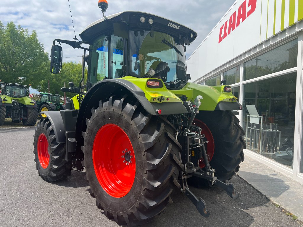 Traktor van het type CLAAS ARION 530 C-MATIC STAGE V, Gebrauchtmaschine in Reims (Foto 4)