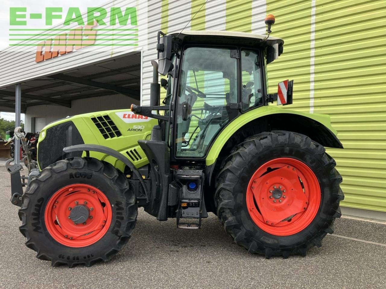 Traktor van het type CLAAS arion 530 cis CIS, Gebrauchtmaschine in AILLAS (33 - GIRONDE) (Foto 2)