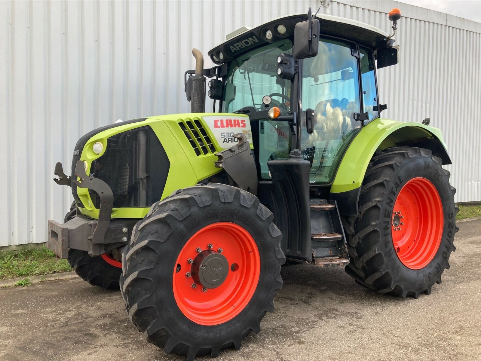 Traktor des Typs CLAAS ARION 530 CIS, Gebrauchtmaschine in CHEMINOT (Bild 1)