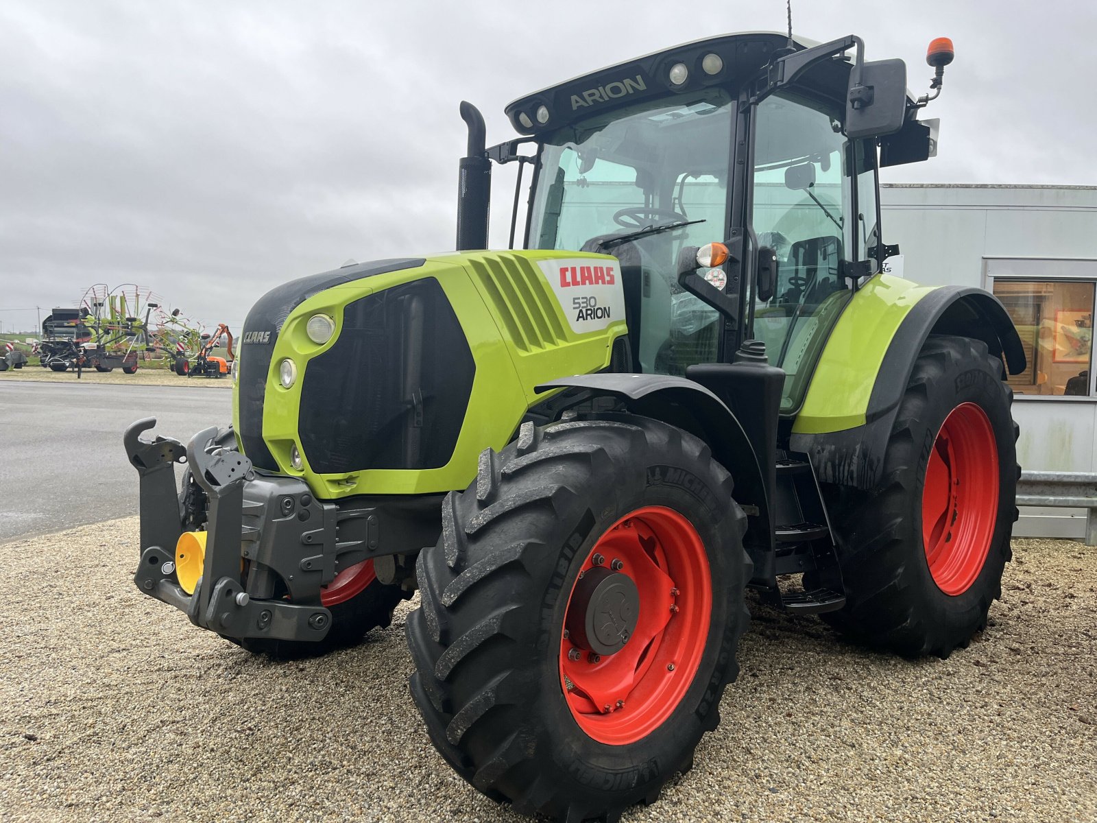 Traktor typu CLAAS ARION 530 CIS, Gebrauchtmaschine v PONTIVY (Obrázok 1)