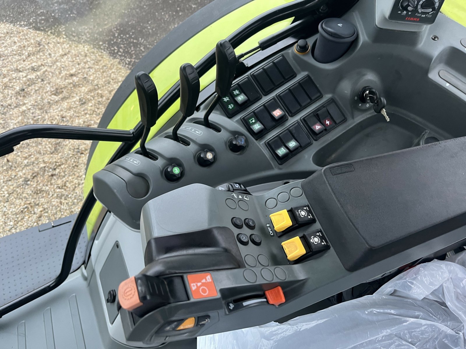 Traktor a típus CLAAS ARION 530 CIS, Gebrauchtmaschine ekkor: PONTIVY (Kép 5)