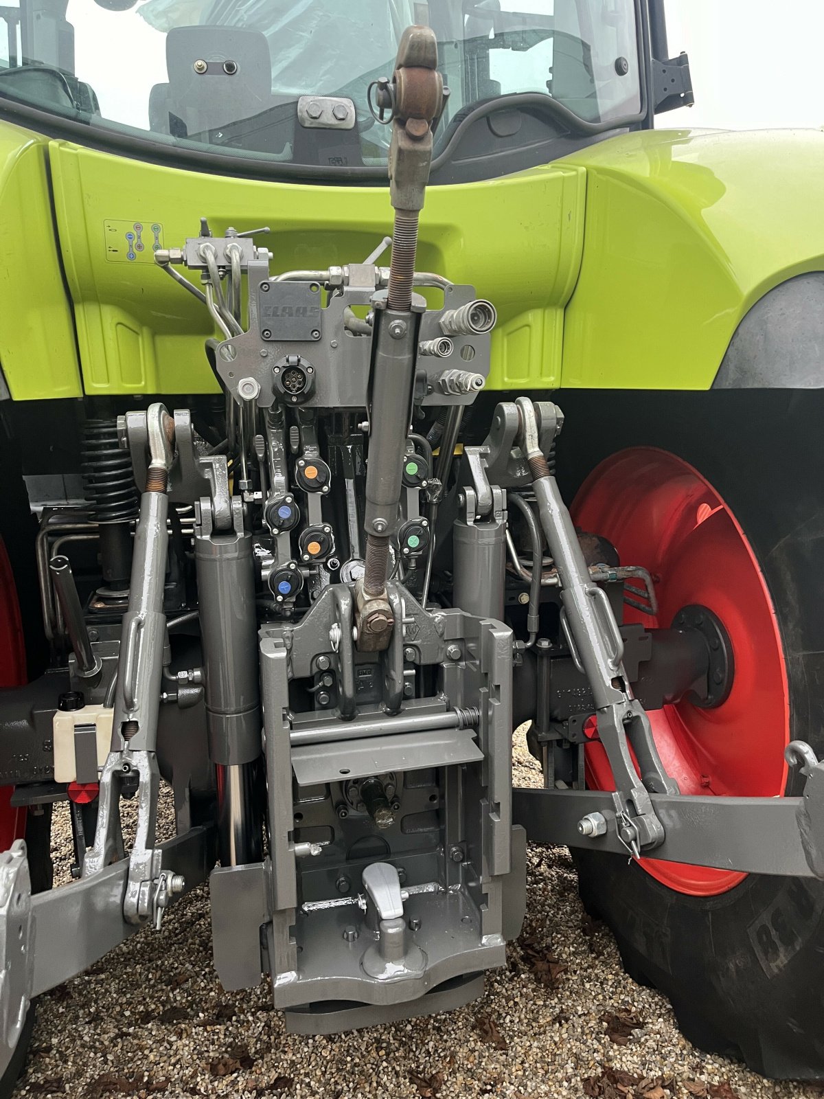 Traktor typu CLAAS ARION 530 CIS, Gebrauchtmaschine v PONTIVY (Obrázok 4)