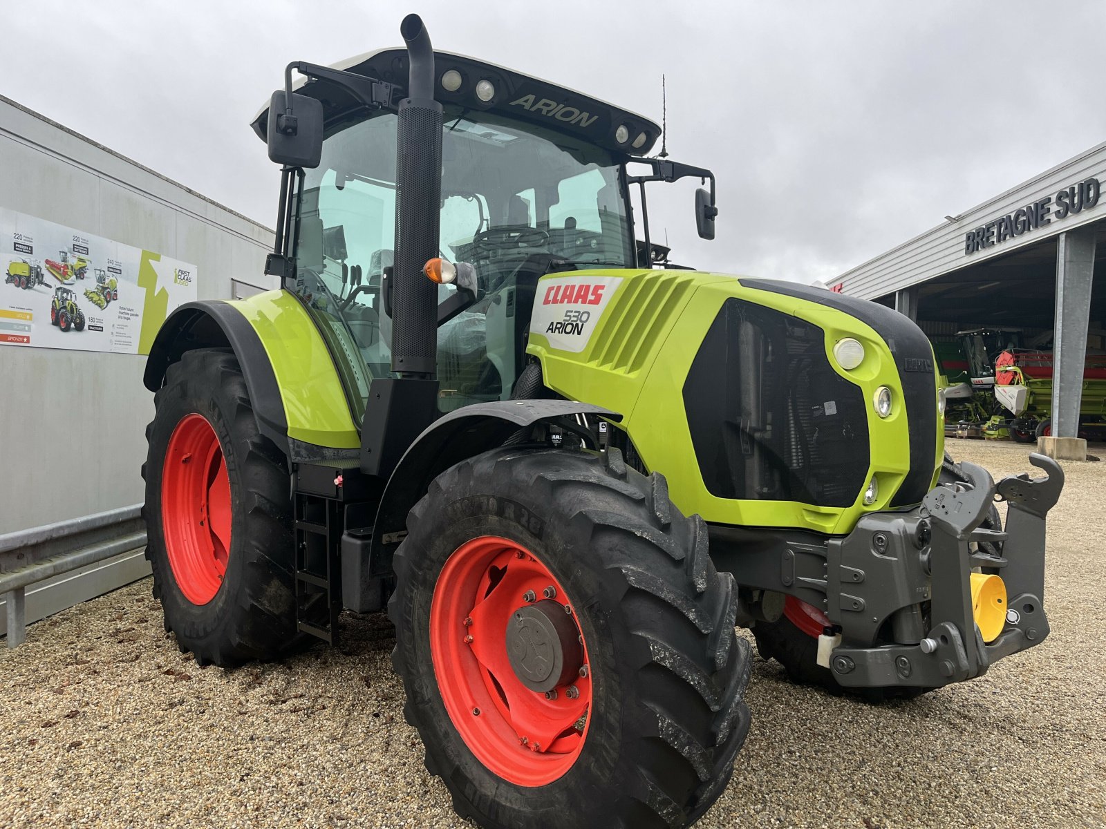 Traktor Türe ait CLAAS ARION 530 CIS, Gebrauchtmaschine içinde PONTIVY (resim 2)