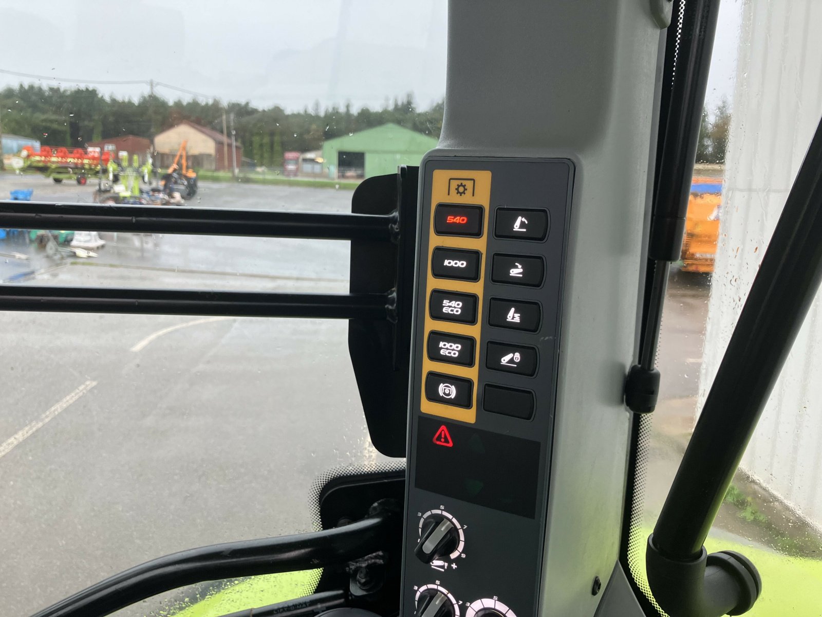 Traktor a típus CLAAS ARION 530 HEXASHIFT S5, Gebrauchtmaschine ekkor: PLOUIGNEAU (Kép 10)