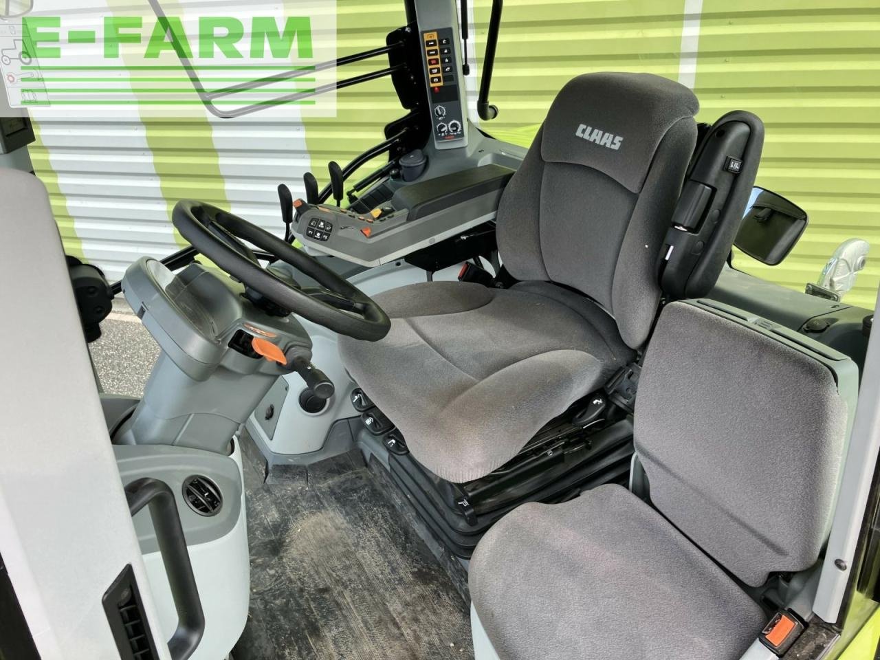 Traktor typu CLAAS arion 530 hexashift, Gebrauchtmaschine w AILLAS (33 - GIRONDE) (Zdjęcie 9)