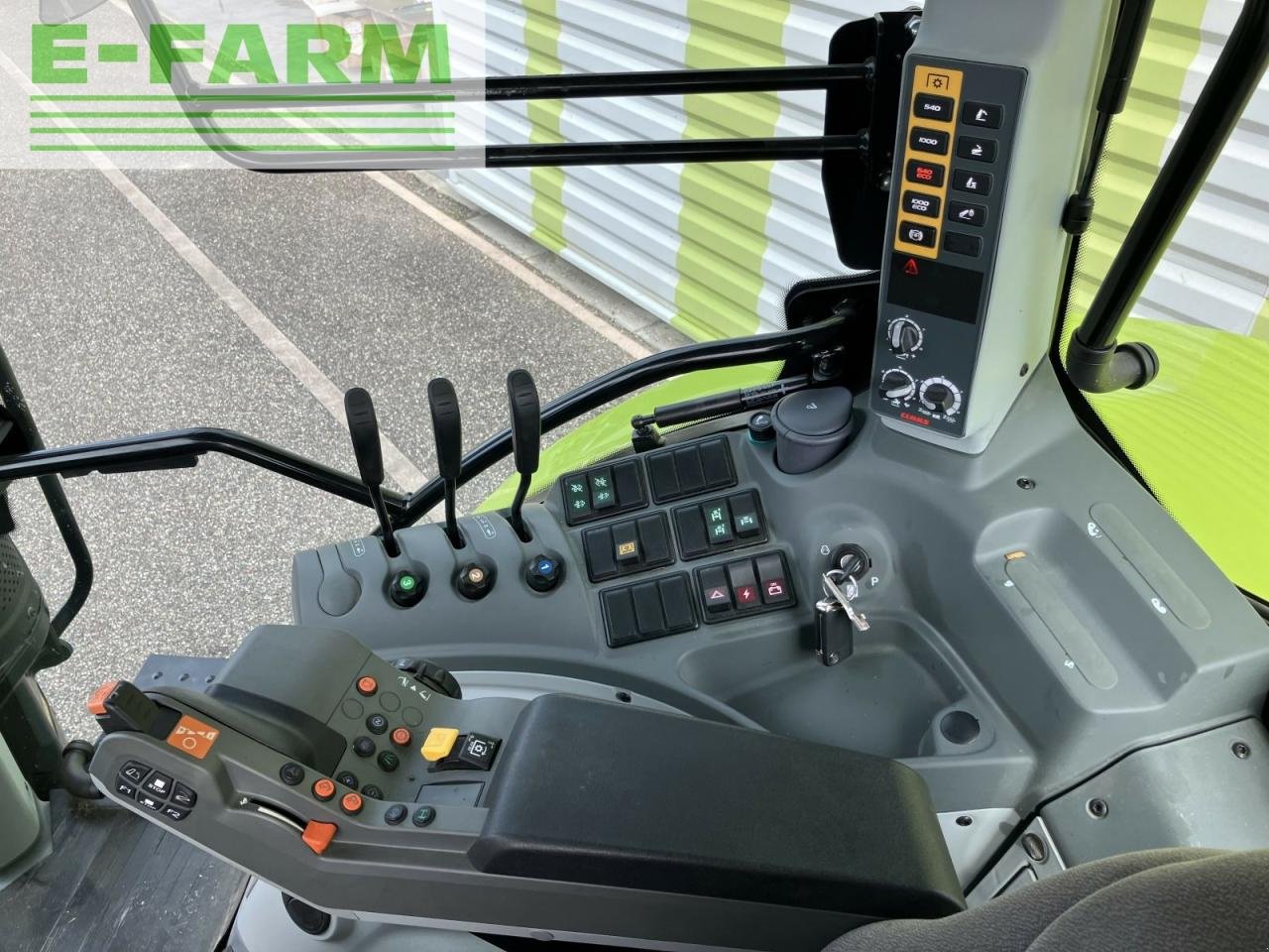 Traktor typu CLAAS arion 530 hexashift, Gebrauchtmaschine w AILLAS (33 - GIRONDE) (Zdjęcie 10)