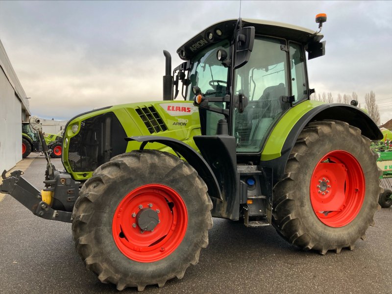 Traktor des Typs CLAAS ARION 530 HEXASHIFT, Gebrauchtmaschine in CHEMINOT (Bild 1)