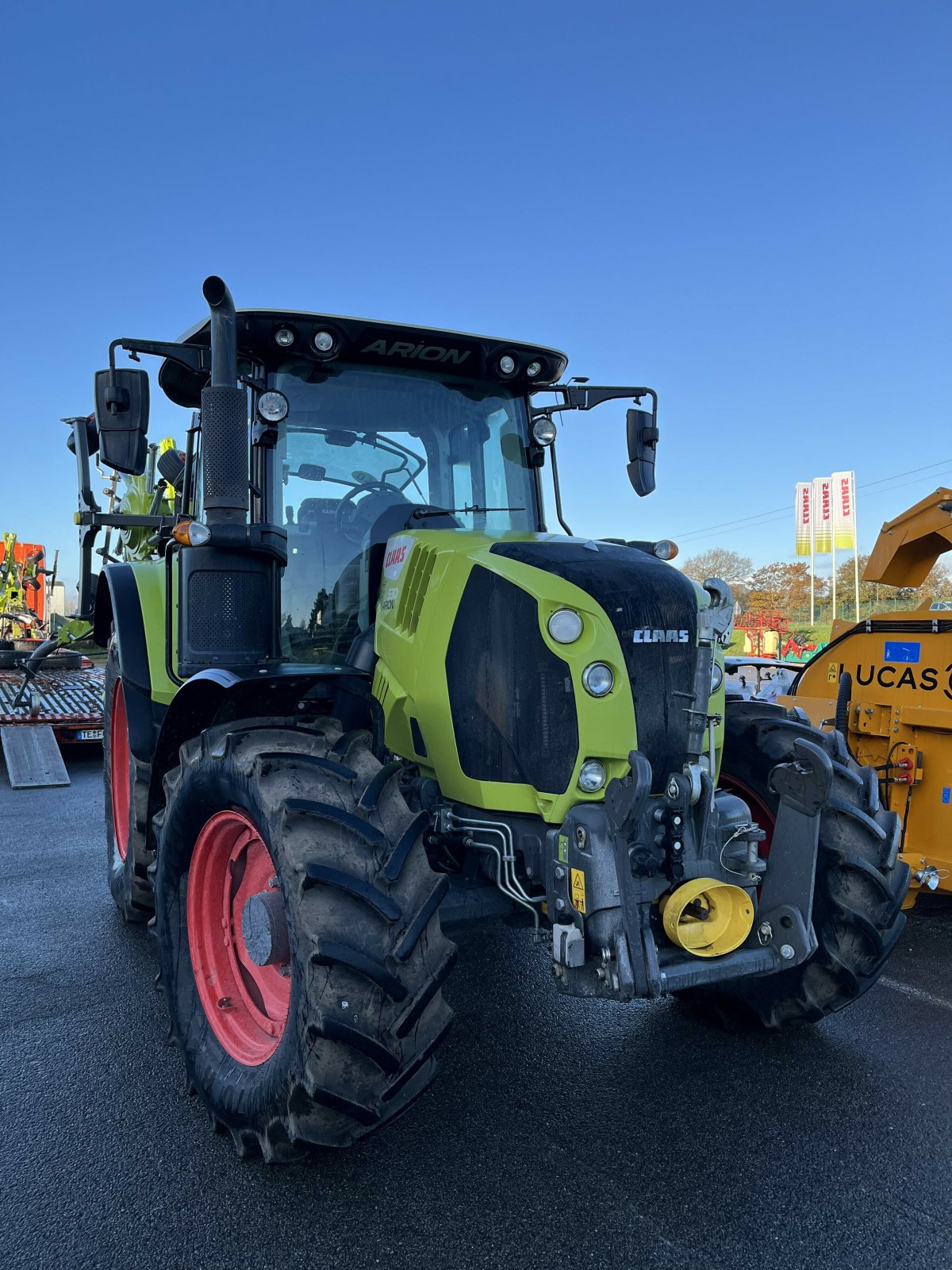 Traktor типа CLAAS ARION 530 HEXASHIFT, Gebrauchtmaschine в PONTIVY (Фотография 1)