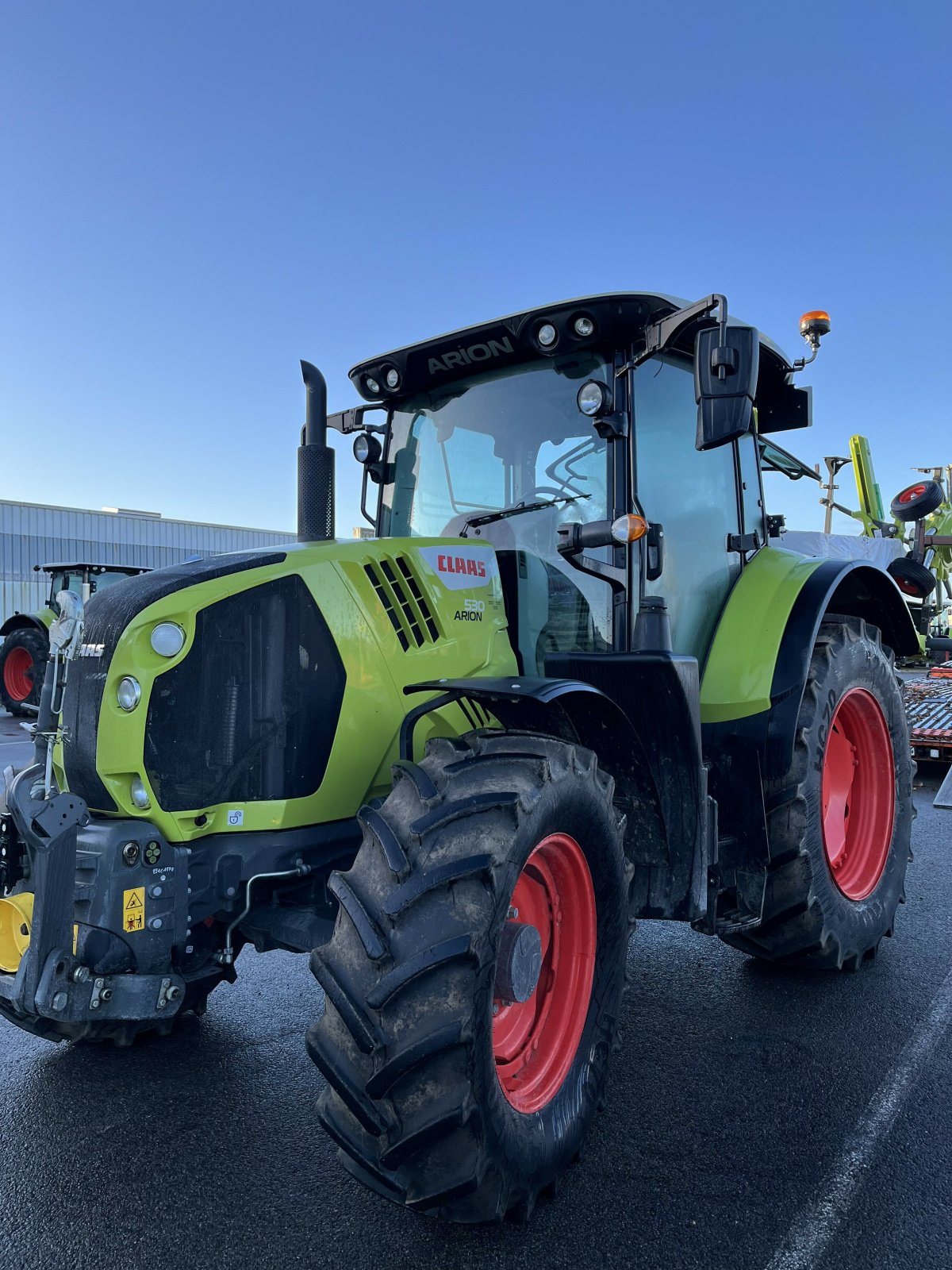 Traktor типа CLAAS ARION 530 HEXASHIFT, Gebrauchtmaschine в PONTIVY (Фотография 3)