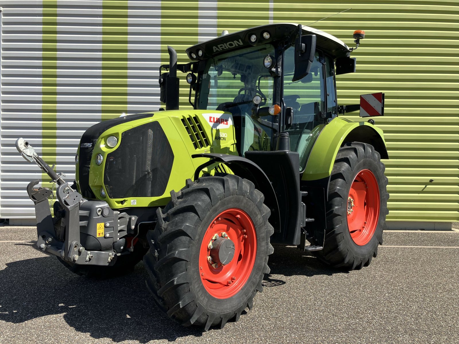 Traktor del tipo CLAAS ARION 530 + S10, Gebrauchtmaschine en ailias (Imagen 1)