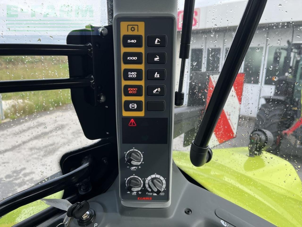 Traktor des Typs CLAAS arion 550 cebis CEBIS, Gebrauchtmaschine in ELIXHAUSEN (Bild 10)