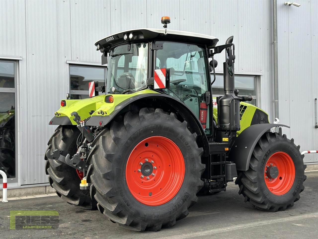 Traktor des Typs CLAAS ARION 550 CIS+ Cmatic, Neumaschine in Homberg (Ohm) - Maulbach (Bild 9)