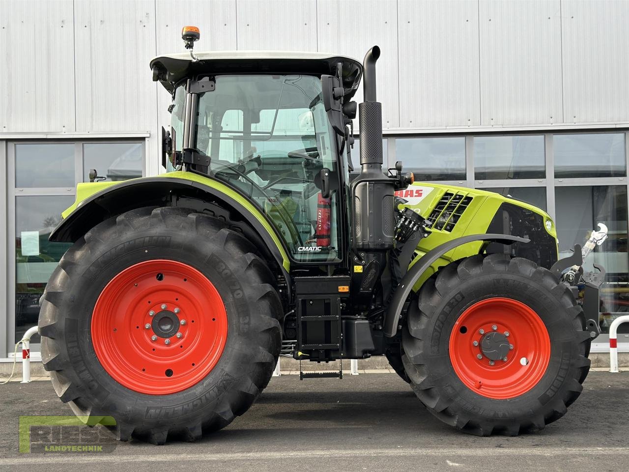 Traktor typu CLAAS ARION 550 CIS+ Cmatic, Neumaschine w Homberg (Ohm) - Maulbach (Zdjęcie 14)