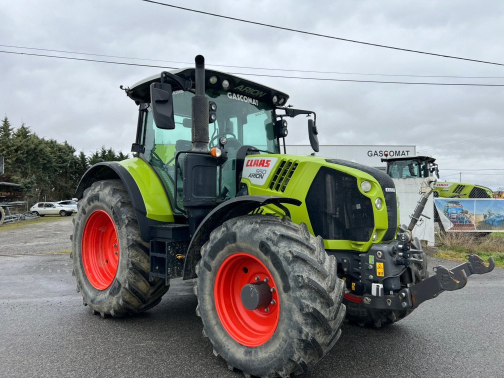 Traktor of the type CLAAS ARION 550 CIS  T4F, Gebrauchtmaschine in Aubiet (Picture 1)