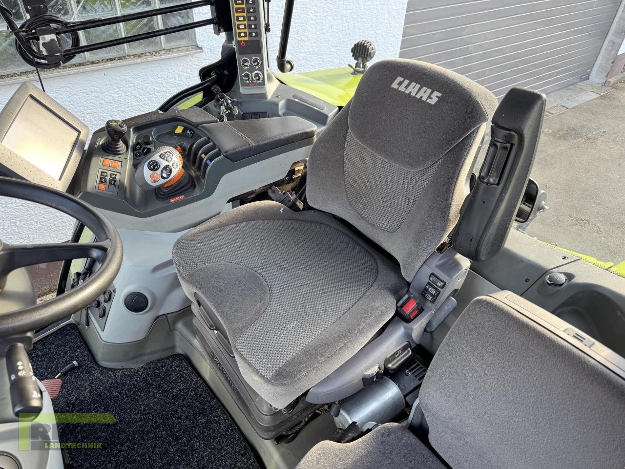 Traktor del tipo CLAAS ARION 550 Cmatic CEBIS A35, Gebrauchtmaschine en Homberg (Ohm) - Maulbach (Imagen 12)