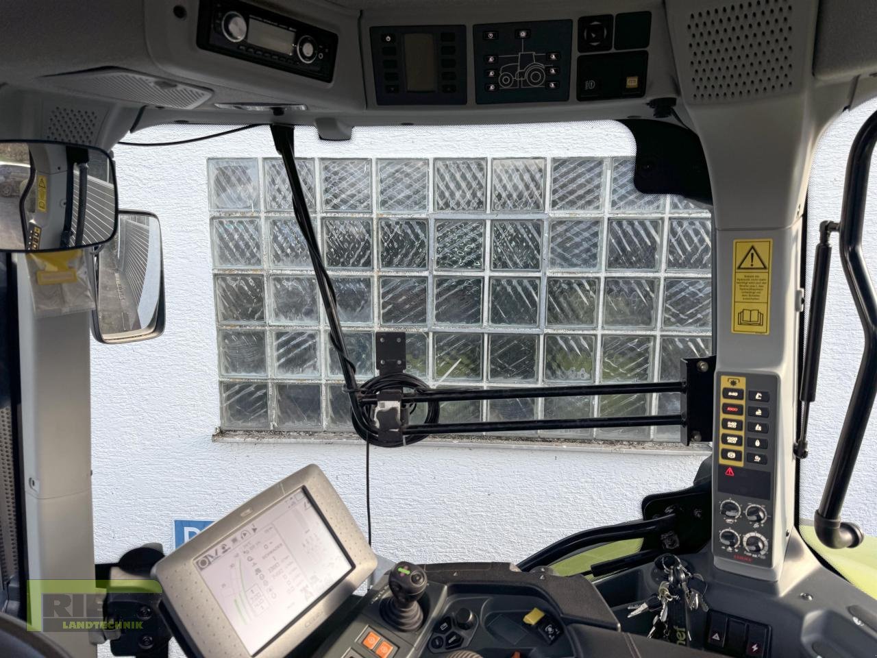 Traktor del tipo CLAAS ARION 550 Cmatic CEBIS A35, Gebrauchtmaschine en Homberg (Ohm) - Maulbach (Imagen 14)