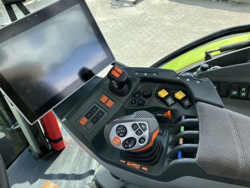 Traktor typu CLAAS ARION 550 CMATIC CEBIS ST5, Vorführmaschine w Schwandorf (Zdjęcie 24)