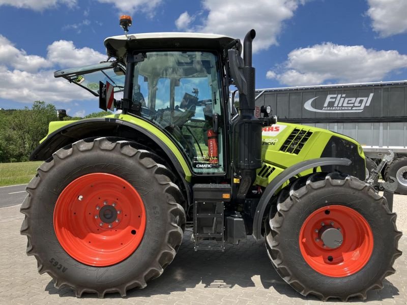 Traktor des Typs CLAAS ARION 550 CMATIC CEBIS ST5, Vorführmaschine in Schwandorf (Bild 5)