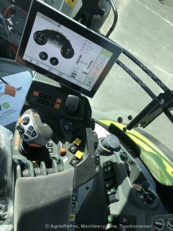 Traktor del tipo CLAAS ARION 550 CMATIC S5 TRADITION, Gebrauchtmaschine en ST CLEMENT DE LA PLACE (Imagen 8)