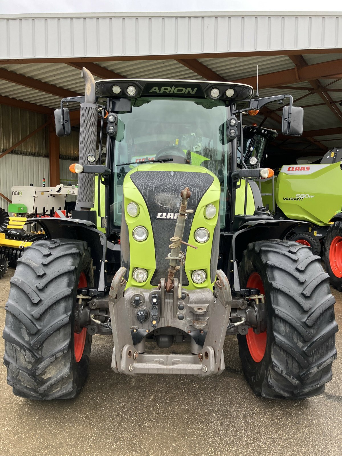 Traktor typu CLAAS ARION 550 T4I CIS, Gebrauchtmaschine w BLENDECQUES (Zdjęcie 3)