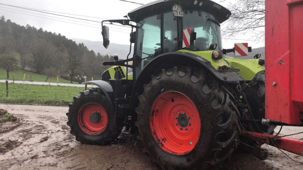 Traktor des Typs CLAAS ARION 550, Gebrauchtmaschine in azerailles (Bild 3)