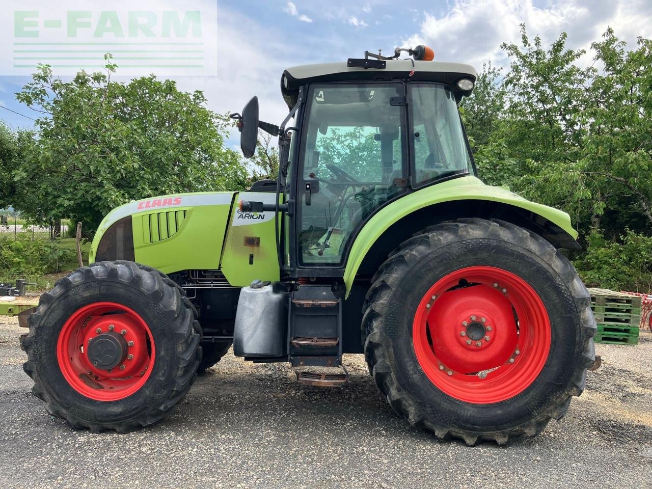 Traktor van het type CLAAS arion 610 (a19/105), Gebrauchtmaschine in AILLAS (33 - GIRONDE) (Foto 2)