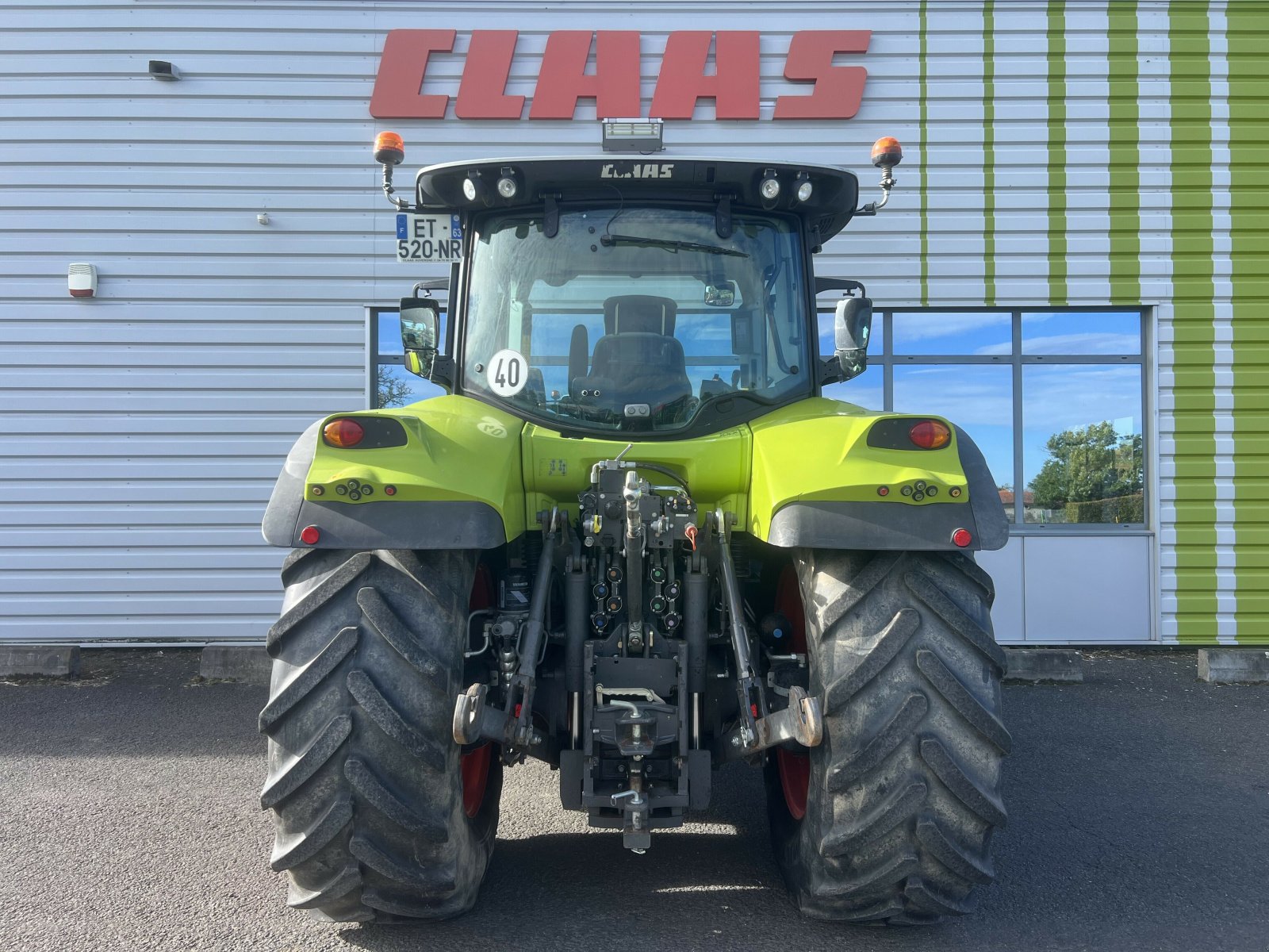 Traktor typu CLAAS ARION 610 ADVANCE, Gebrauchtmaschine w Gannat (Zdjęcie 3)