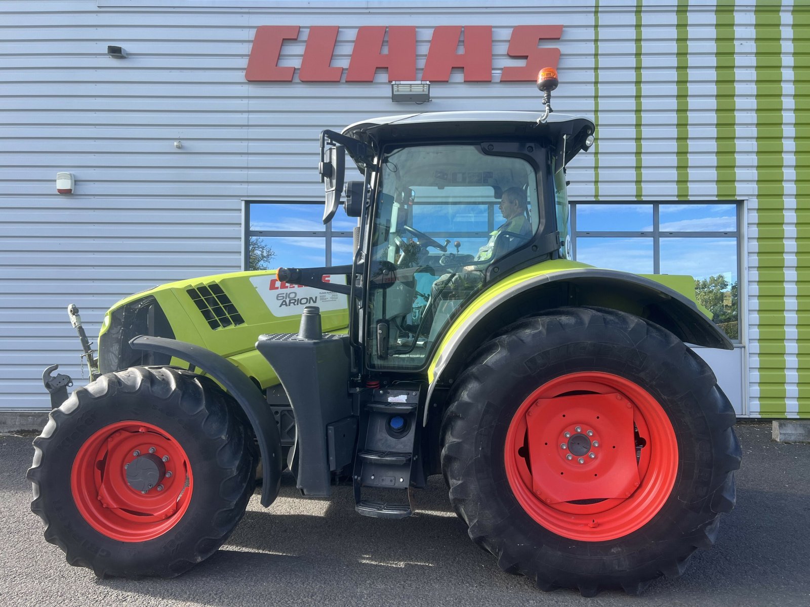 Traktor от тип CLAAS ARION 610 ADVANCE, Gebrauchtmaschine в Gannat (Снимка 5)