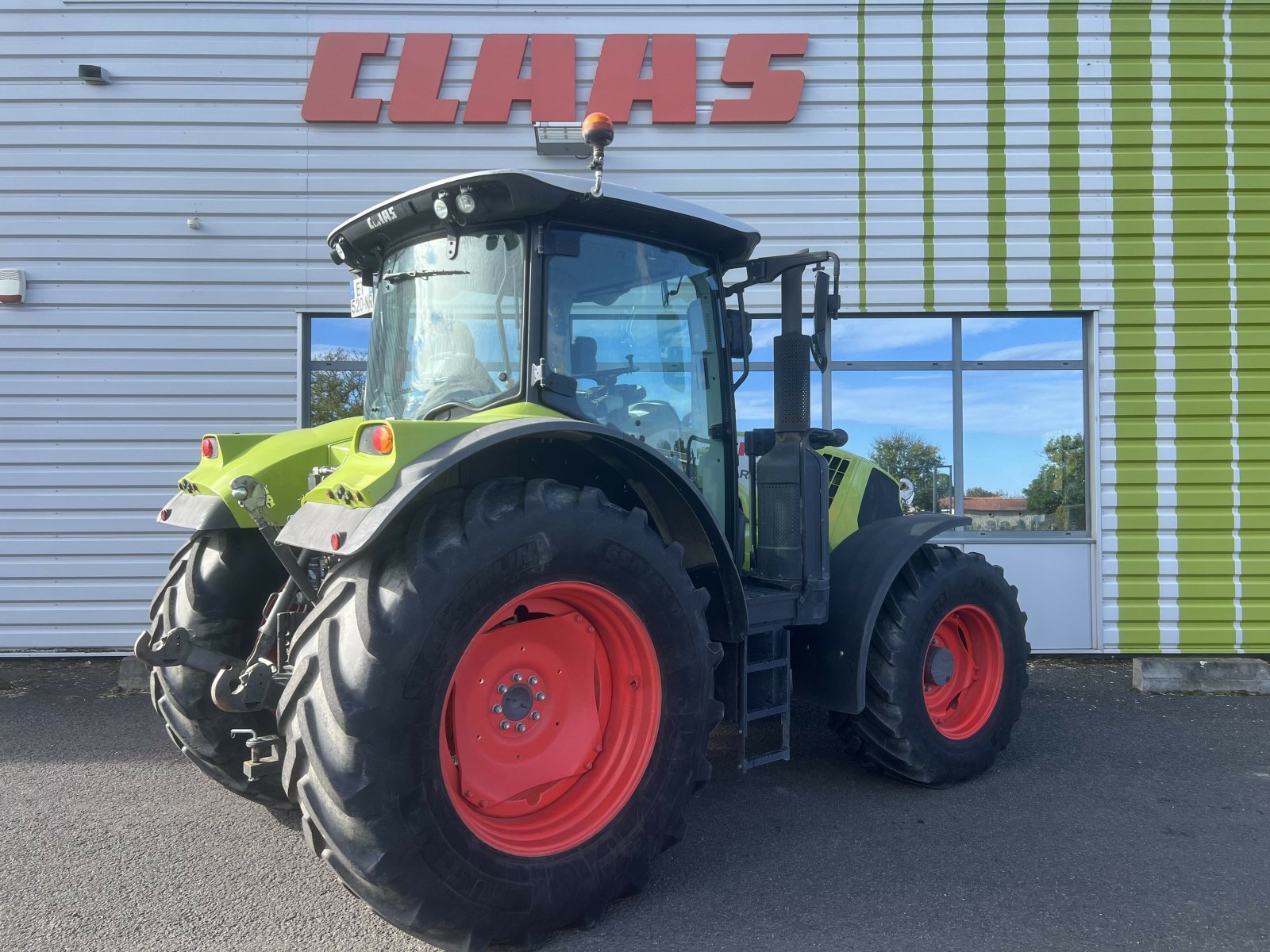 Traktor του τύπου CLAAS ARION 610 ADVANCE, Gebrauchtmaschine σε Gannat (Φωτογραφία 2)