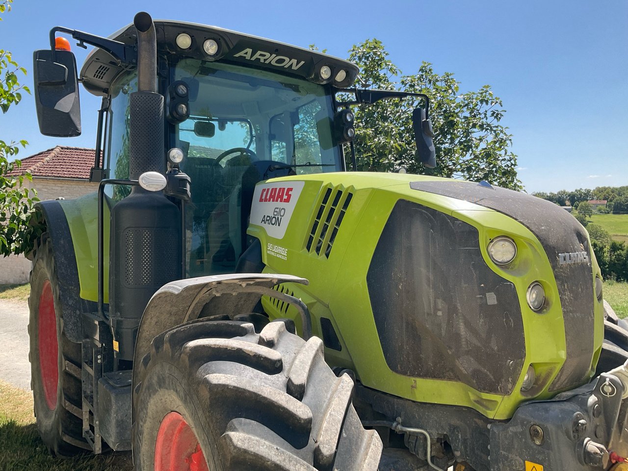 Traktor des Typs CLAAS ARION 610 business, Gebrauchtmaschine in MORLHON LE HAUT (Bild 3)