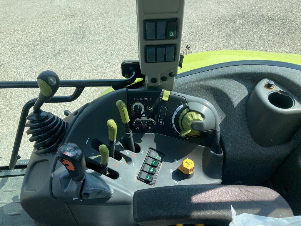 Traktor tip CLAAS ARION 610 C, Gebrauchtmaschine in SAINT ANDIOL (Poză 10)