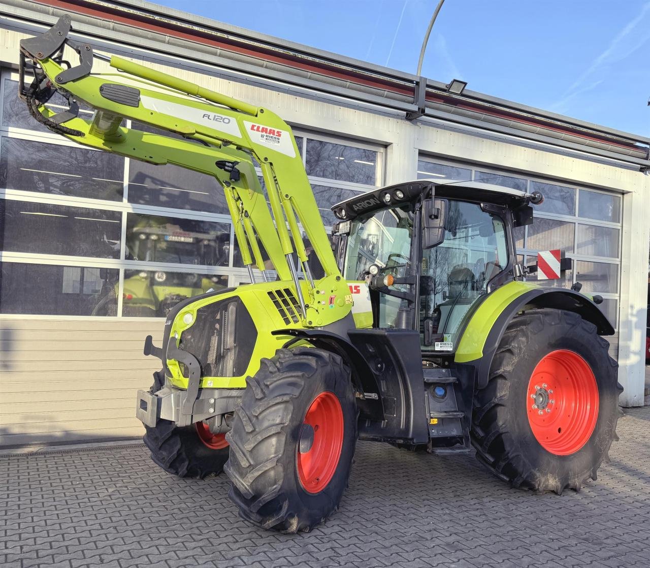 Traktor του τύπου CLAAS Arion 610 C, Gebrauchtmaschine σε Homberg / Ohm (Φωτογραφία 1)