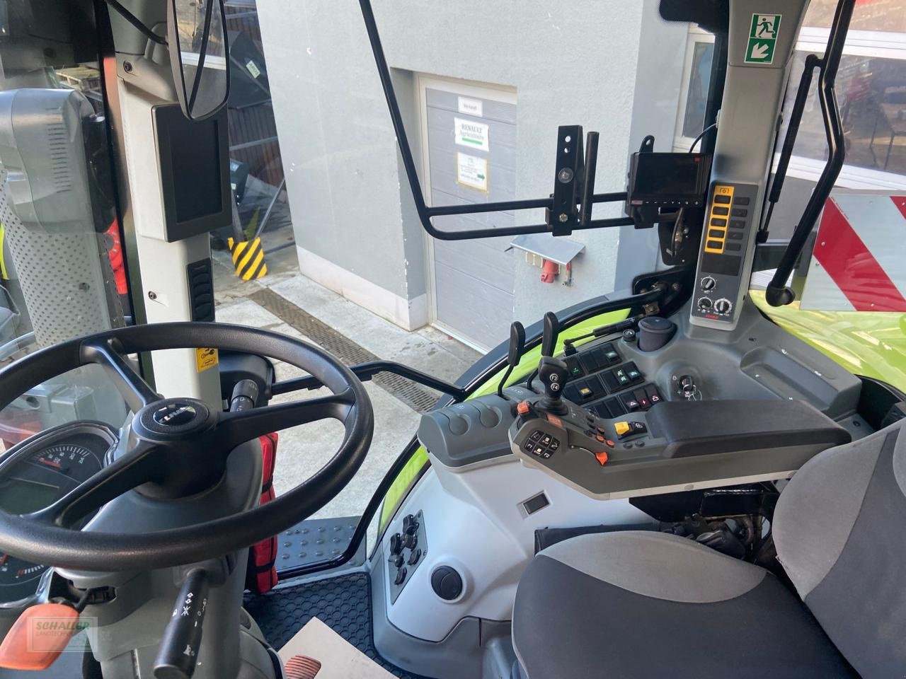 Traktor van het type CLAAS Arion 610 CIS, 50km/h, neuwertig, Gebrauchtmaschine in Geiselhöring (Foto 5)