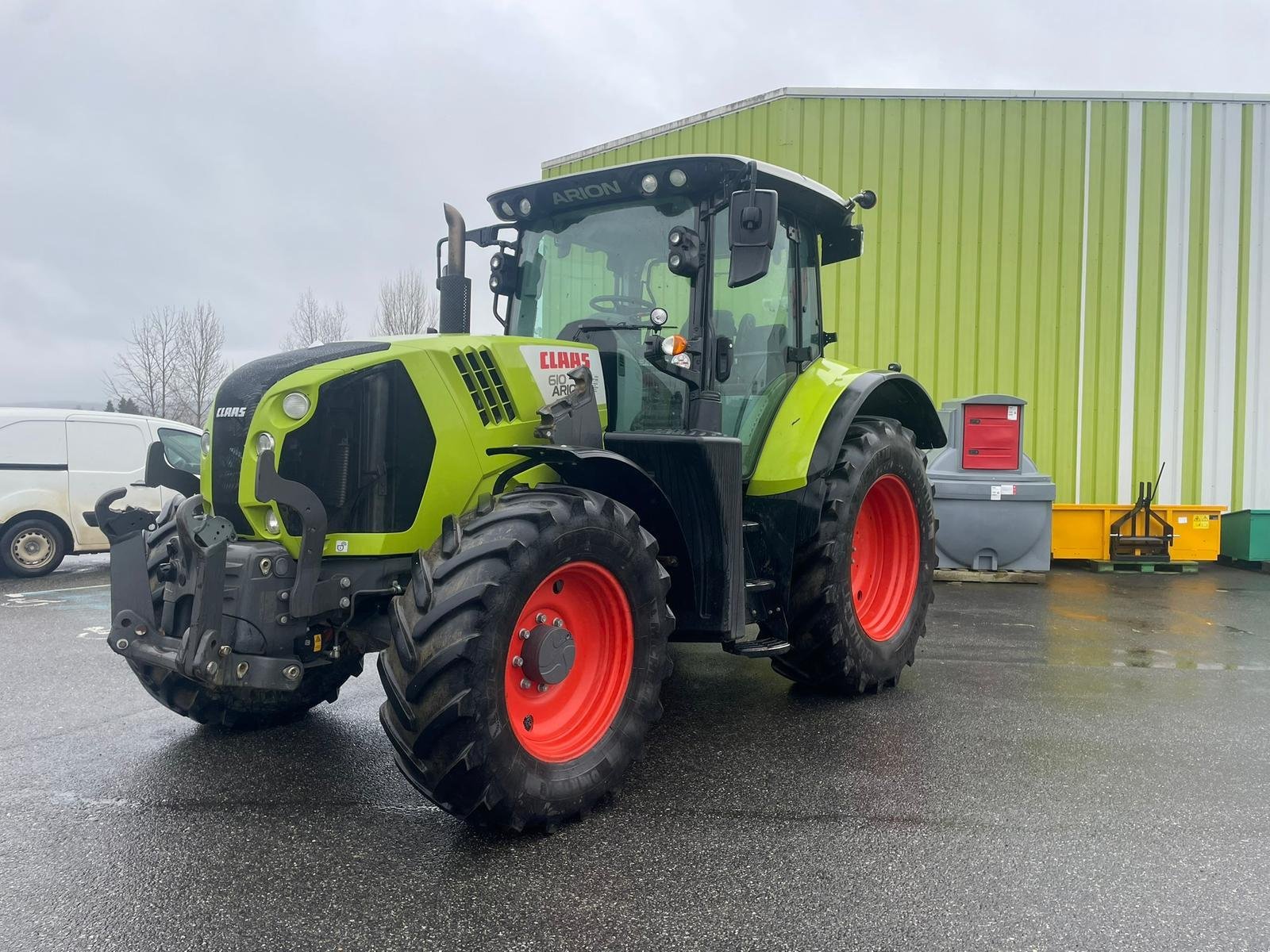 Traktor от тип CLAAS ARION 610 CIS ADVANCE, Gebrauchtmaschine в SAINT GAUDENS (Снимка 1)