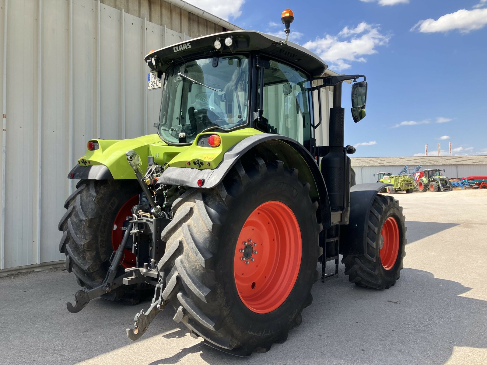 Traktor des Typs CLAAS ARION 610 CIS ADVANCE, Gebrauchtmaschine in AUTUN (Bild 5)