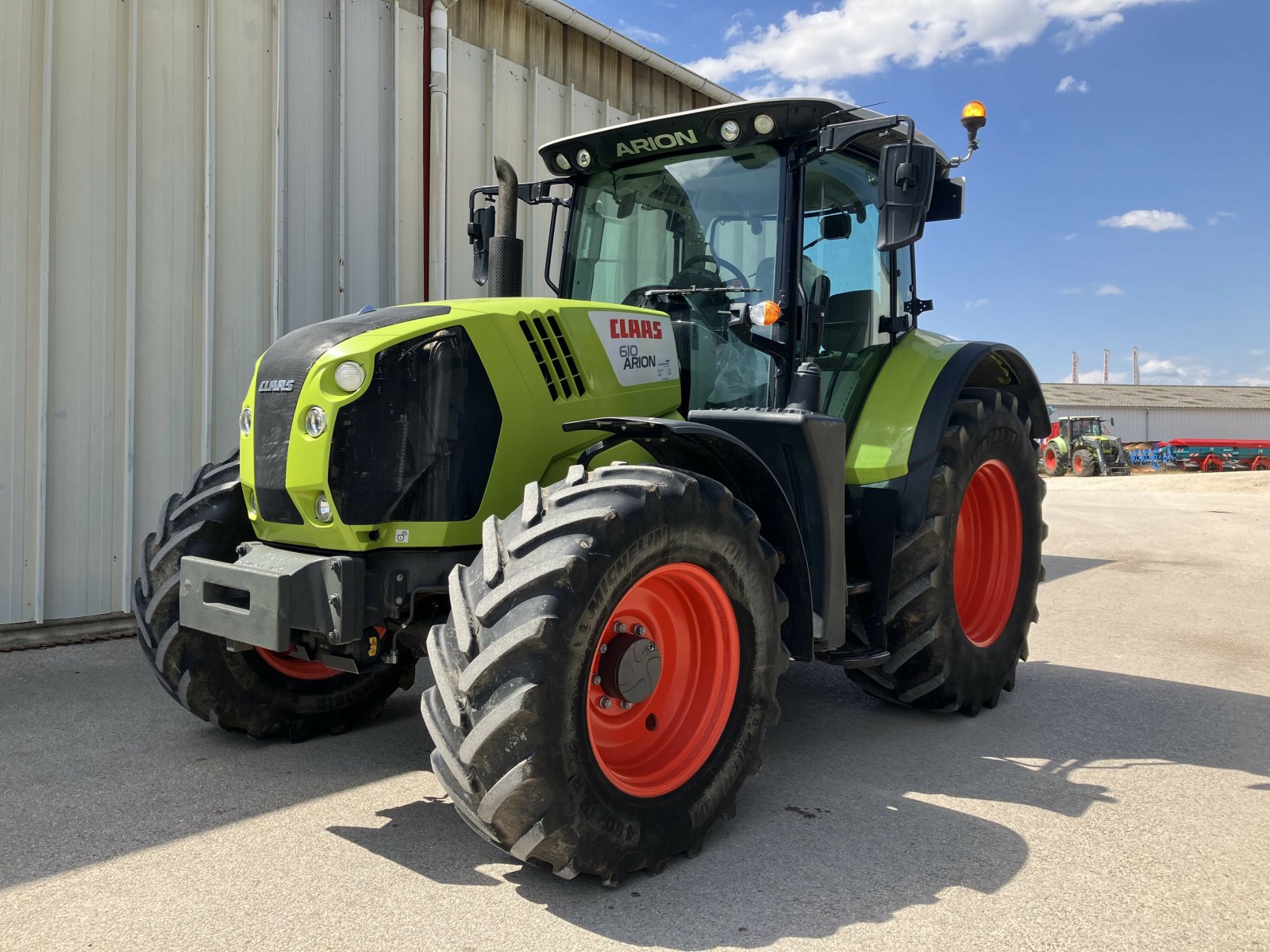 Traktor del tipo CLAAS ARION 610 CIS ADVANCE, Gebrauchtmaschine In AUTUN (Immagine 1)