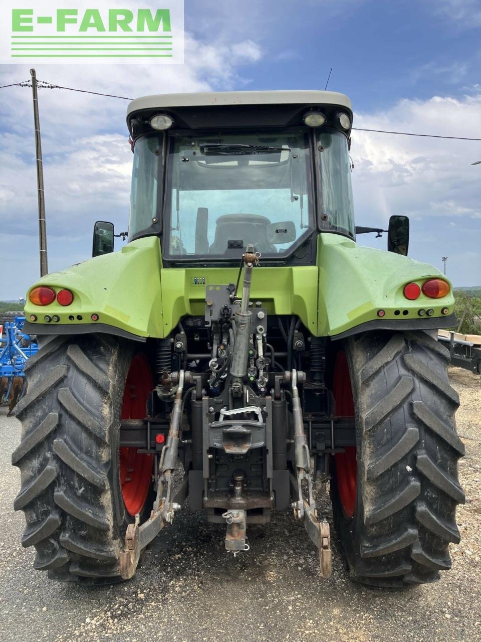 Traktor des Typs CLAAS arion 610 cis CIS, Gebrauchtmaschine in AILLAS (33 - GIRONDE) (Bild 4)