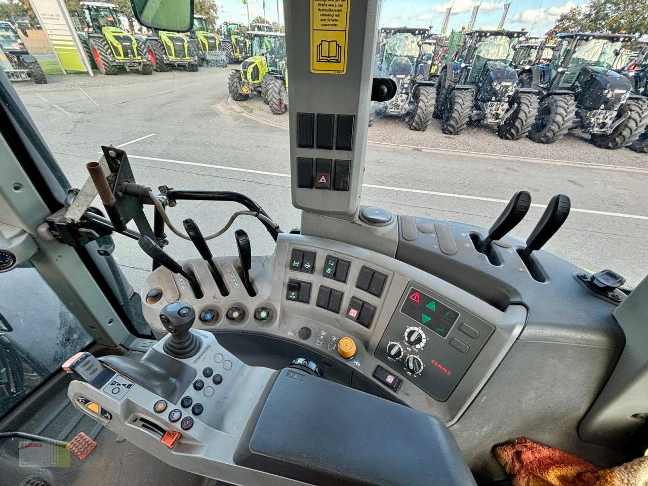 Traktor a típus CLAAS ARION 610 CIS, Frontlader CLAAS FL 120 ELECTROPILOT, 2 Satz Räder !, Gebrauchtmaschine ekkor: Molbergen (Kép 15)