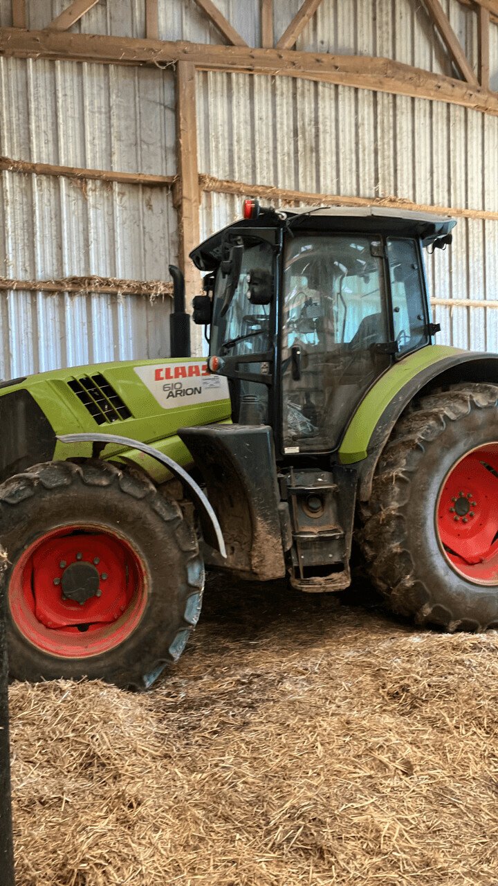 Traktor del tipo CLAAS ARION 610 CIS HEXA, Gebrauchtmaschine In PONTIVY (Immagine 1)